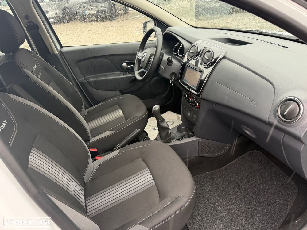 Dacia Sandero 0.9 TCe Stepway - 10