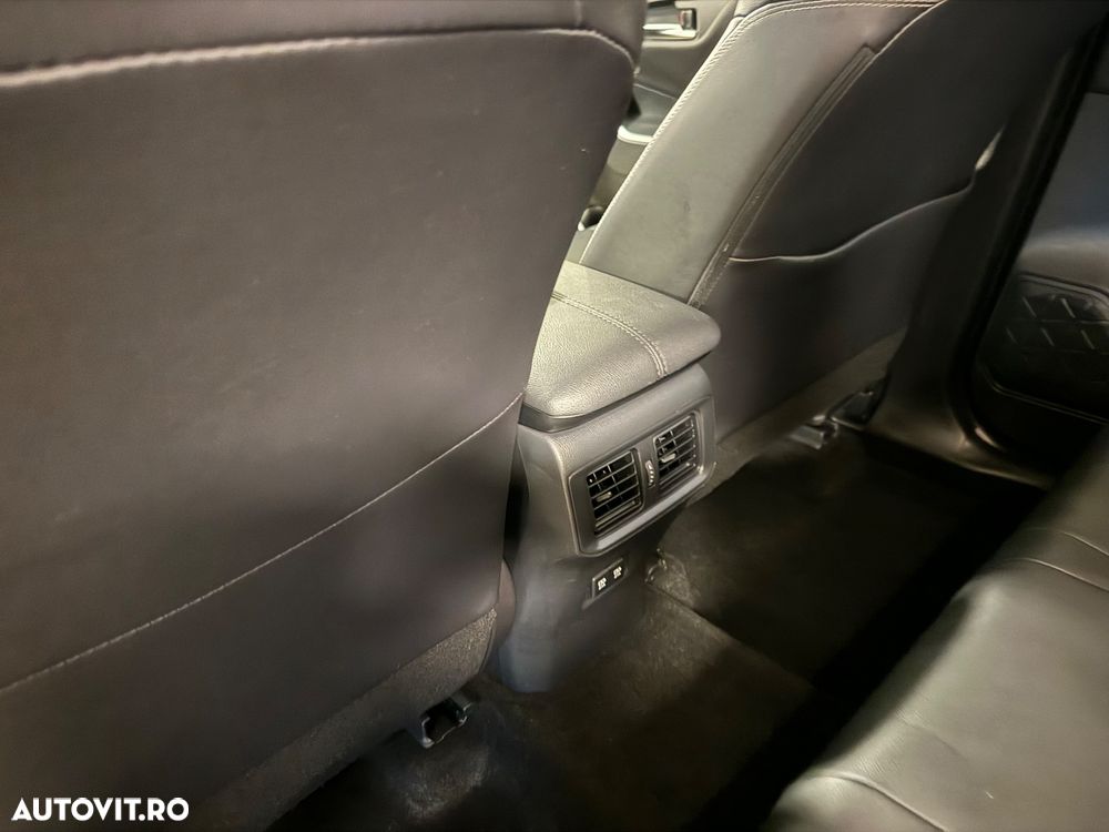 Toyota RAV4 2.5 4x4 Hybrid Team Deutschland - 27