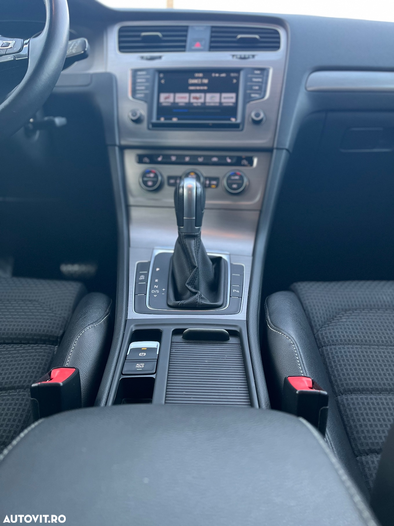 Volkswagen Golf 1.6 TDI DPF BMT DSG Comfortline - 10