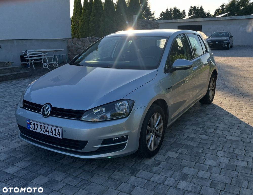 Volkswagen Golf - 2
