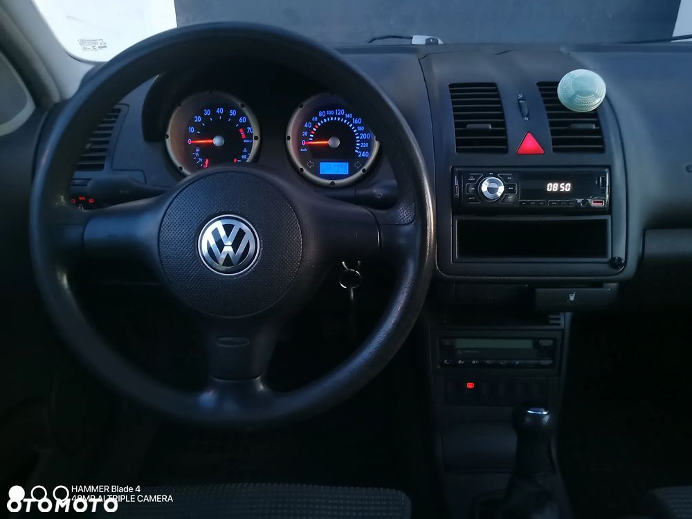 Volkswagen Polo 1.4 16V Comfortline - 9