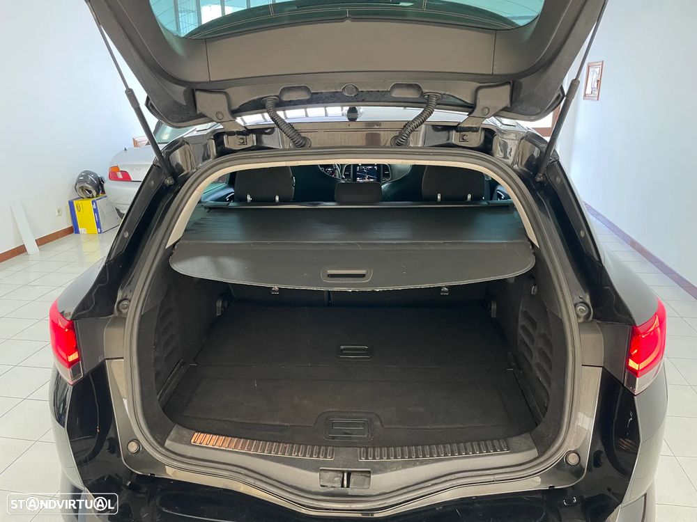 Renault Mégane Sport Tourer ver-1-5-blue-dci-r-s-line - 12