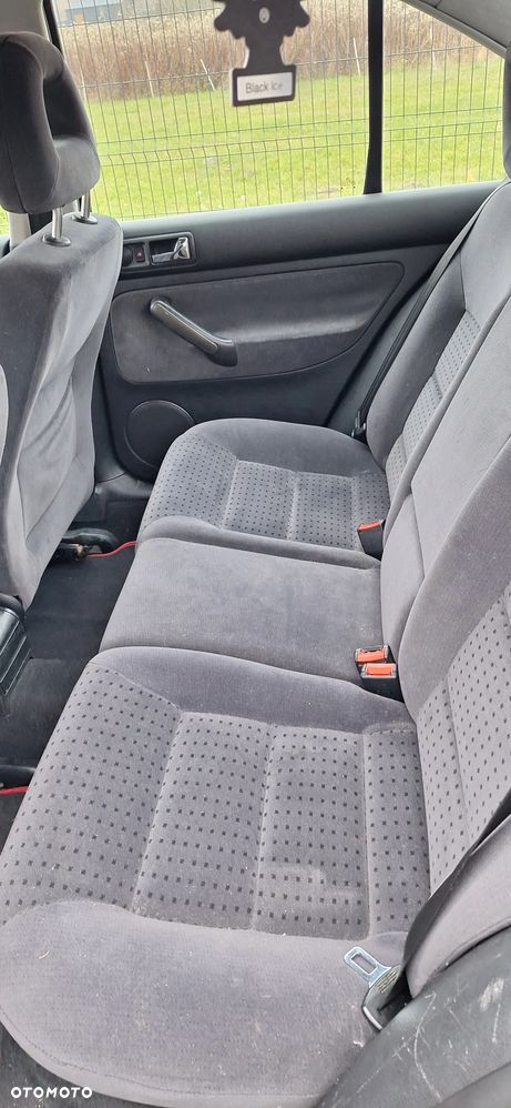 Volkswagen Bora 1.6 Basis - 7