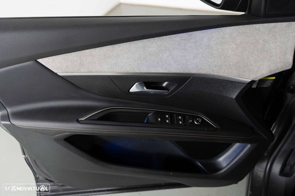 Peugeot 3008 1.6 Hybrid GT e-EAT8 - 24