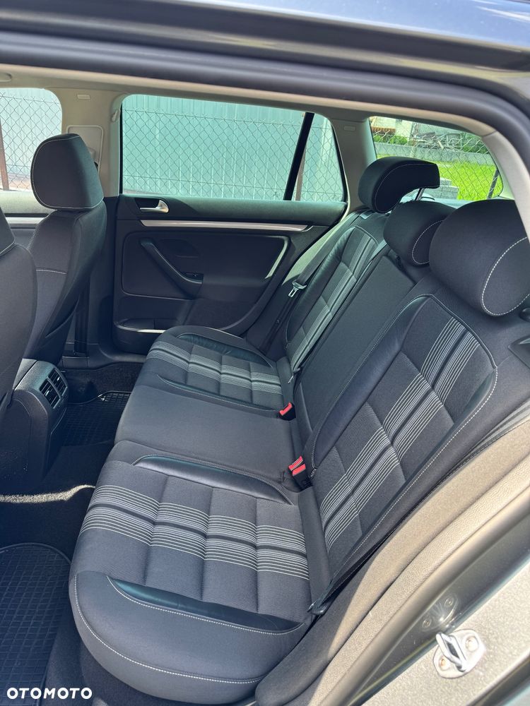 Volkswagen Golf 1.6 TDI Highline - 8