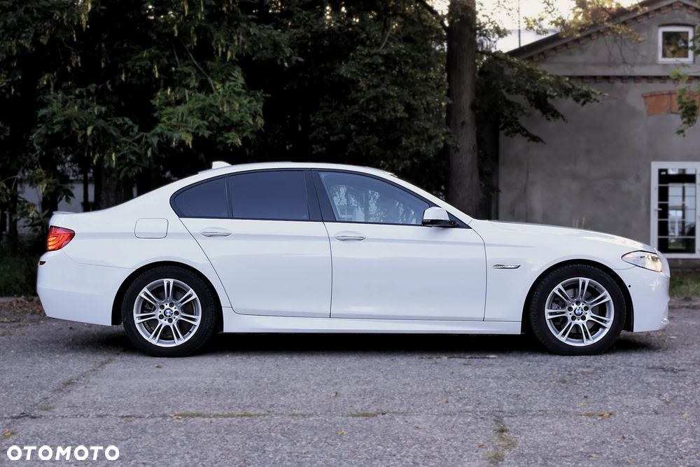BMW Seria 5 528i xDrive Sport-Aut - 9