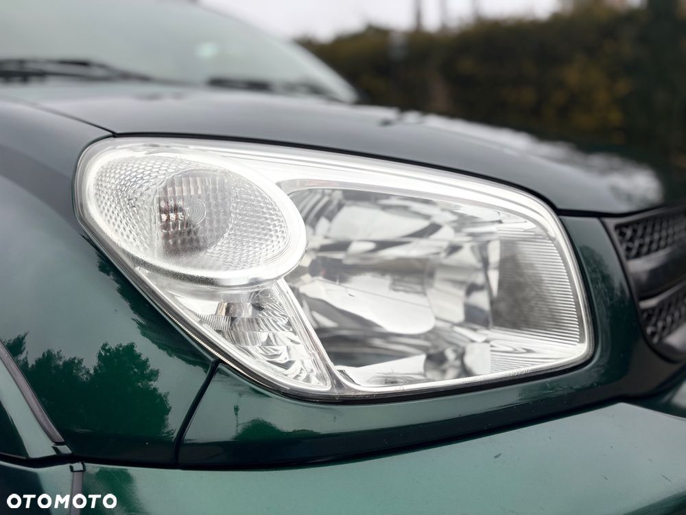 Toyota RAV4 2.0 VVT-i 4x4 - 26