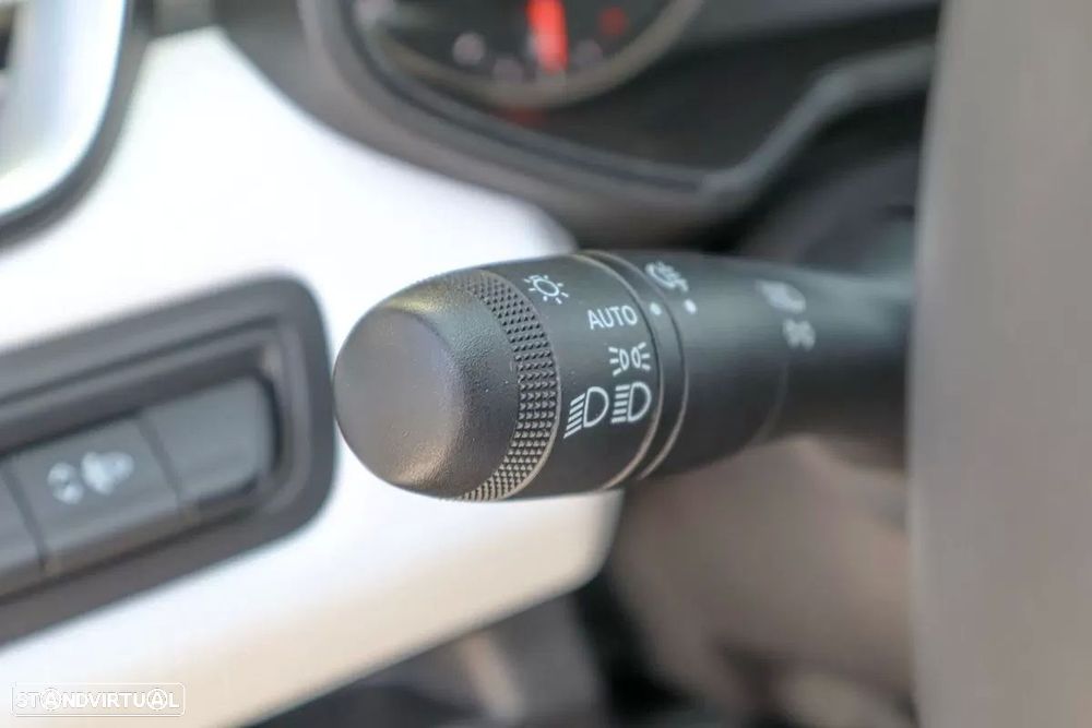 Renault Clio 1.0 TCe Limited Bi-Fuel - 29