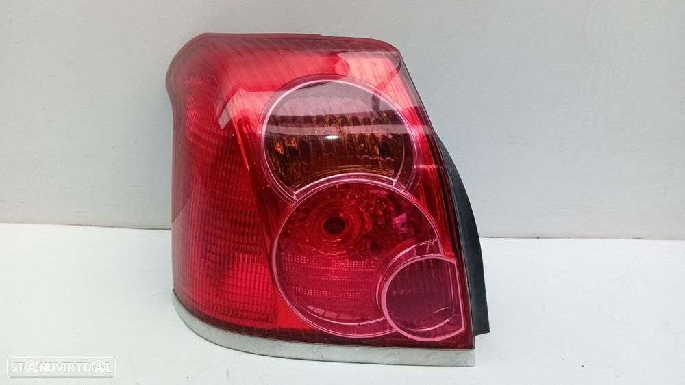 Farolim esquerdo TOYOTA Avensis Liftback (_T25_) - 1