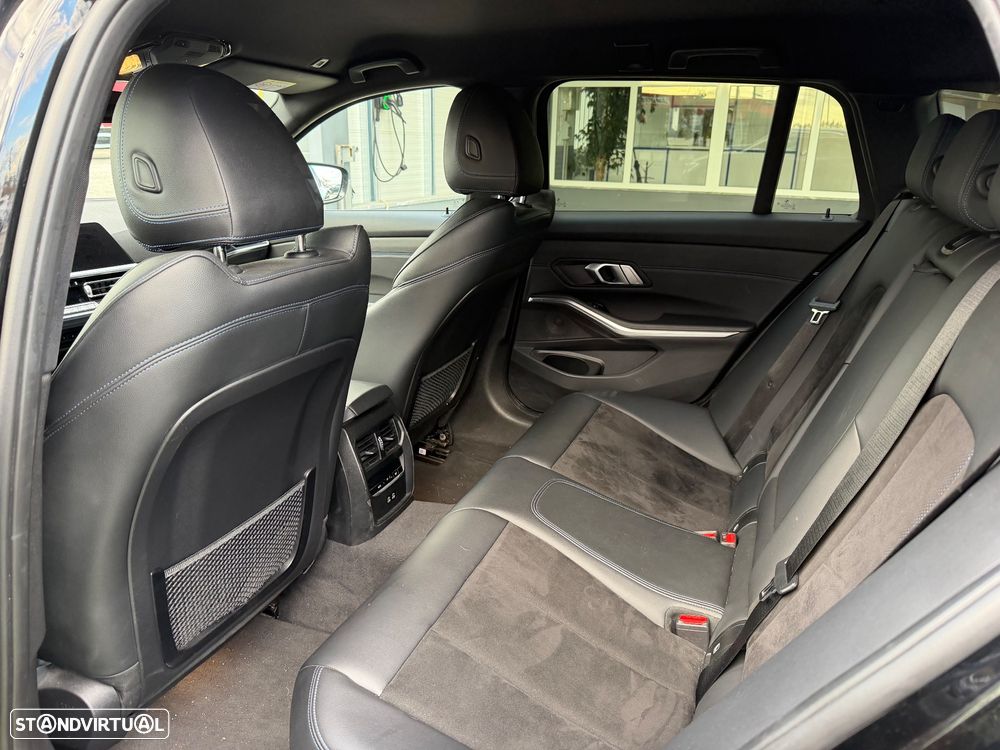 BMW 330 e Pack Desportivo M Auto - 17