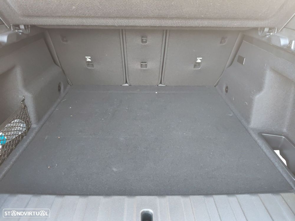 BMW iX2 eDrive20 Pack Desportivo M - 36