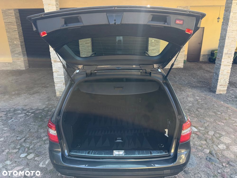 Mercedes-Benz Klasa E 250 BlueTEC 9G-TRONIC Avantgarde - 23