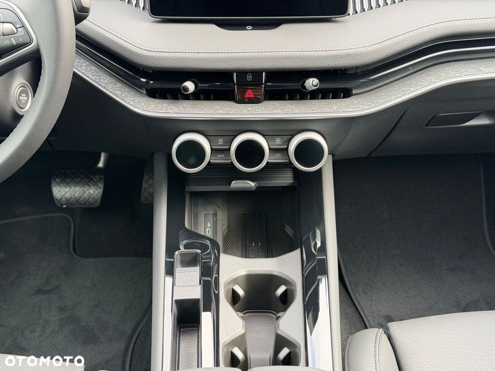 Skoda Superb 1.5 TSI mHEV Selection DSG - 19
