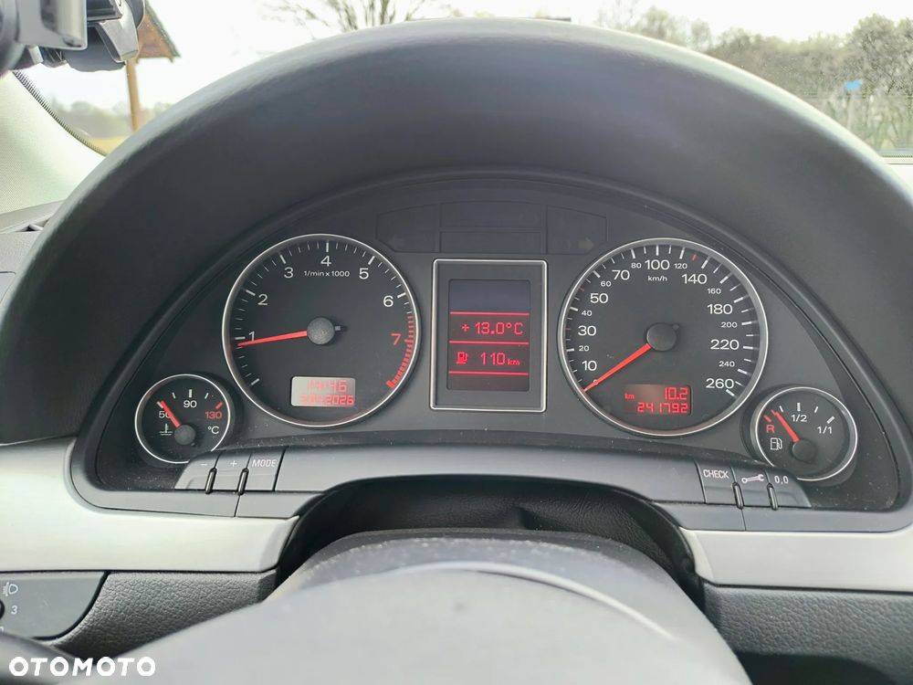 Audi A4 Limousine - 10