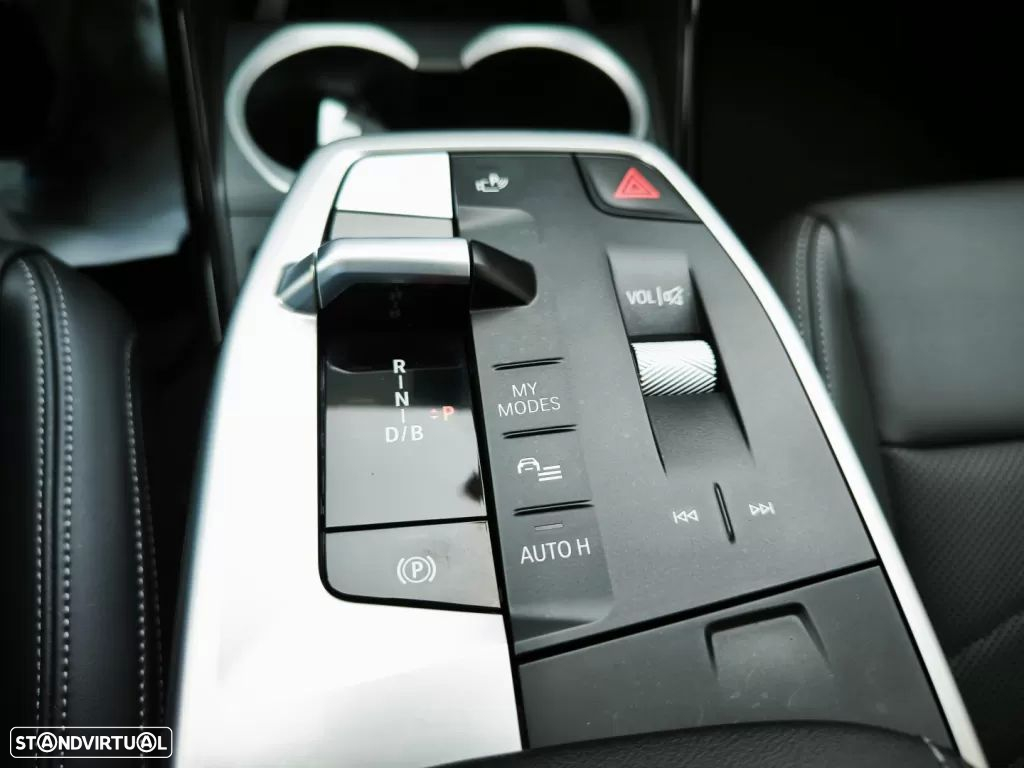 BMW iX1 eDrive20 - 38