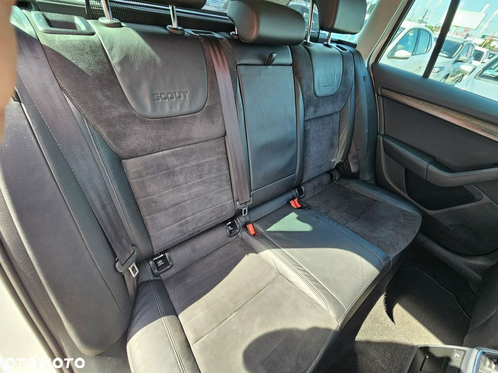 Skoda Octavia 2.0 TDI 4x4 DSG Scout - 15