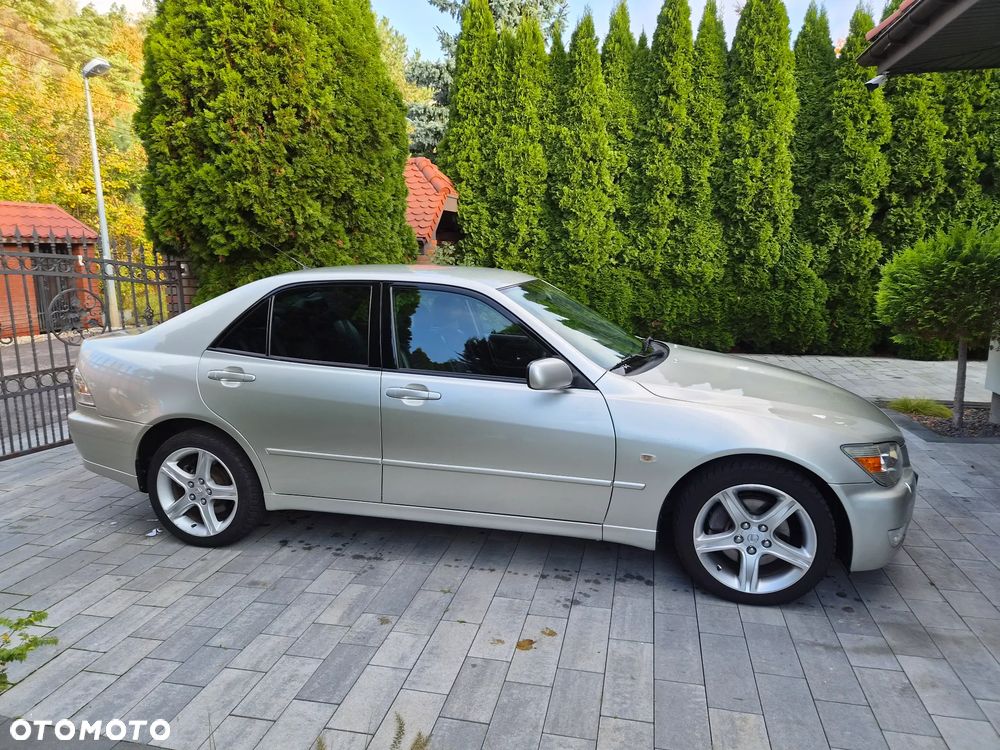 Lexus IS - 9