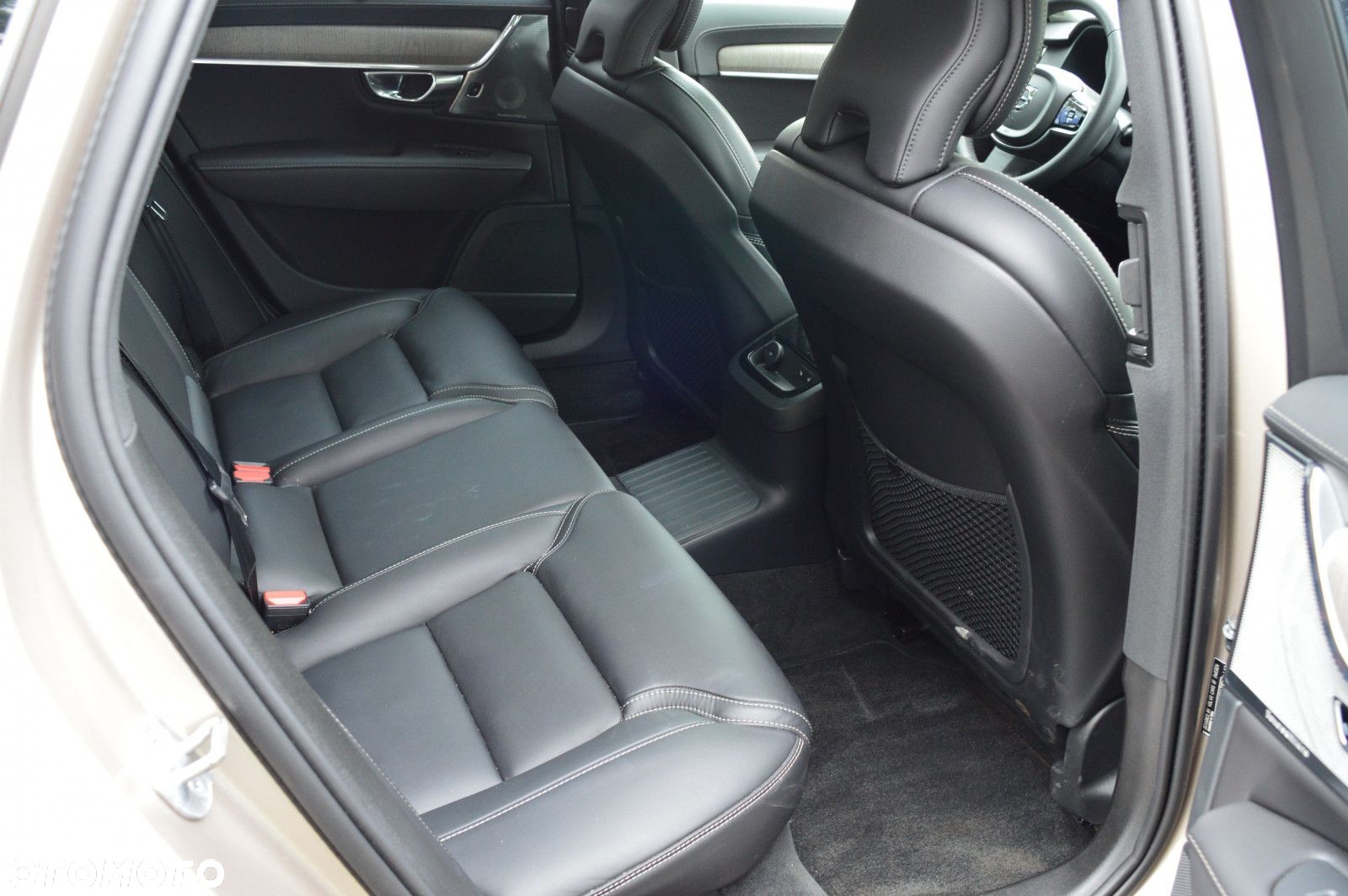 Volvo S90 - 15