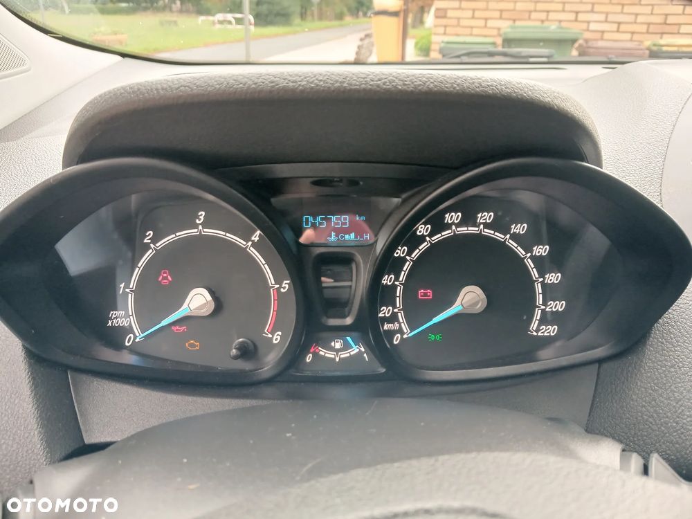 Ford transit courier - 7