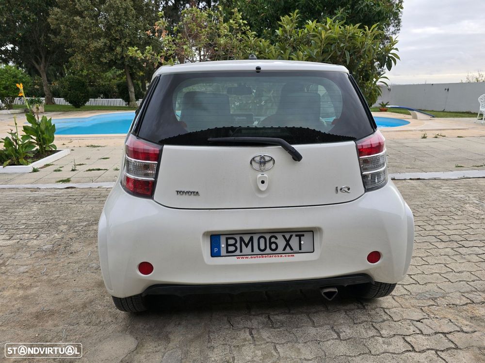 Toyota iQ 1.33 VVT-i 2 MultiDrive NAVI+Bluetooth - 17