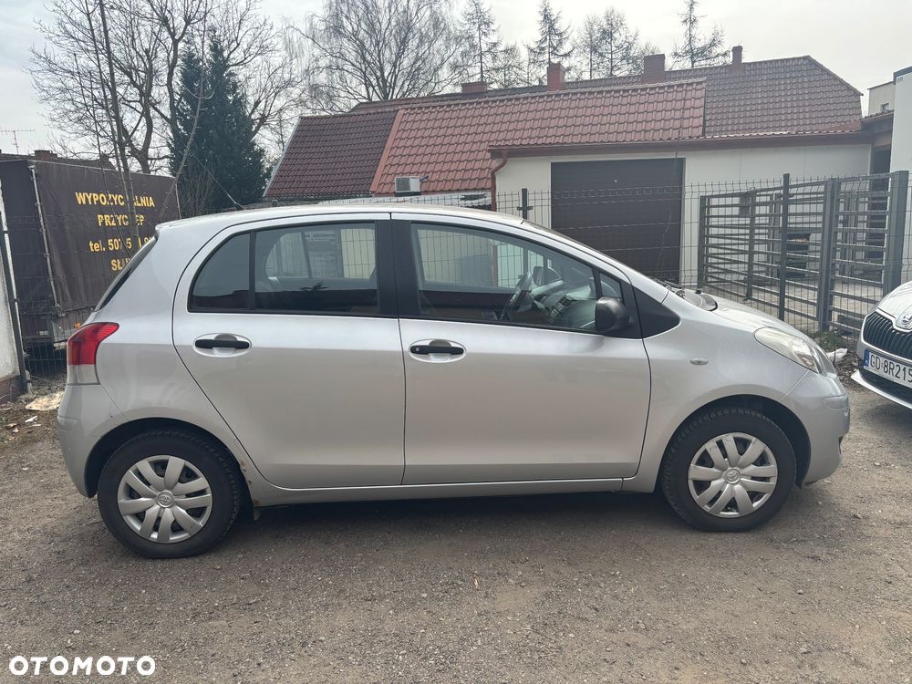Toyota Yaris 1.0 Entry - 4