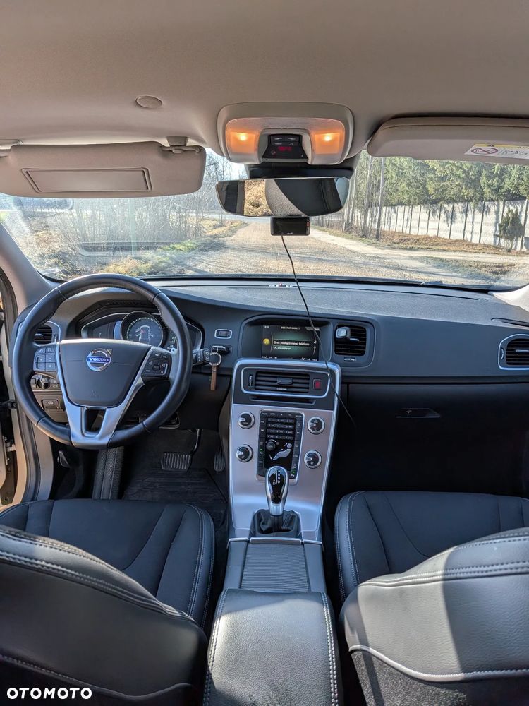 Volvo V60 Cross Country T5 Geartronic Momentum - 26