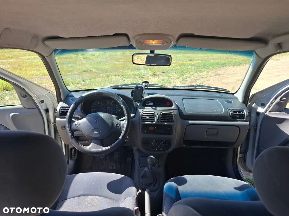 Renault Clio 1.4i RT - 7