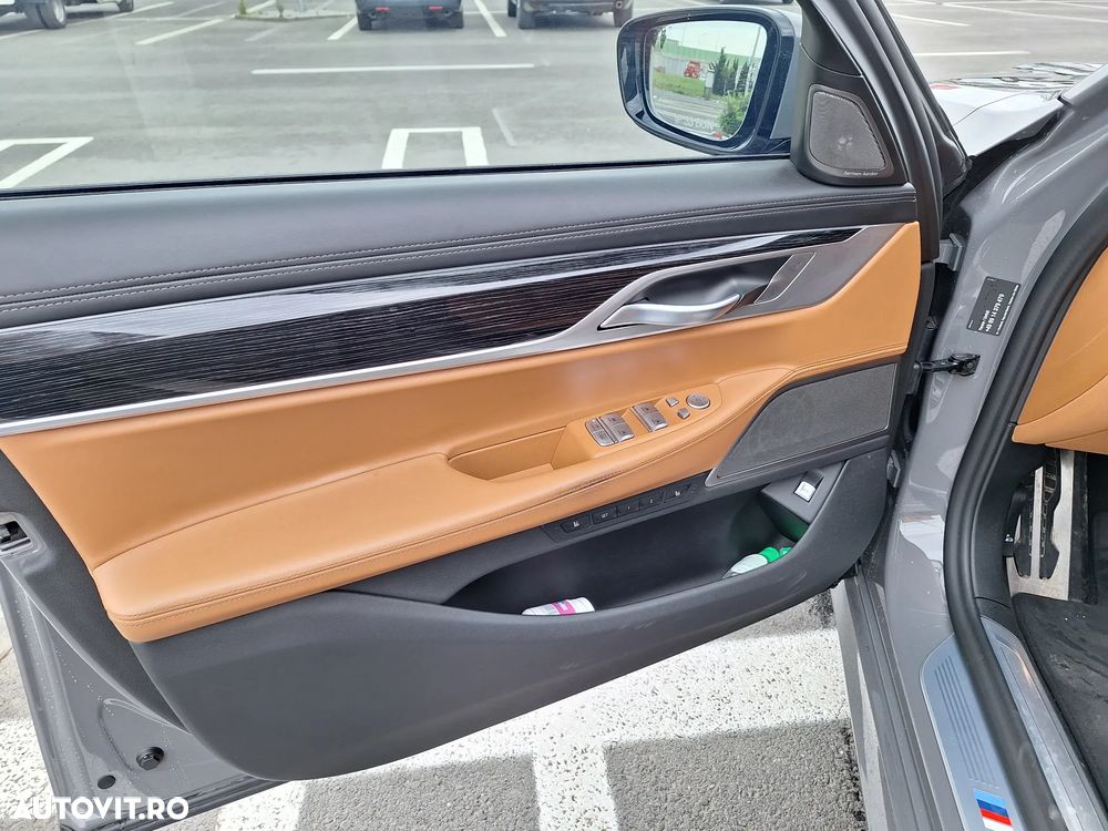 BMW Seria 7 750i xDrive - 33