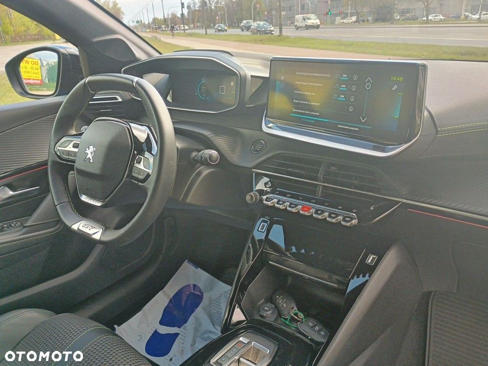 Peugeot 208 - 21