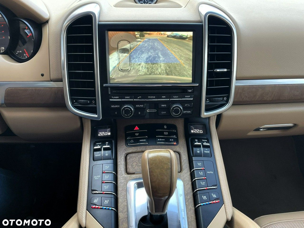 Porsche Cayenne - 19