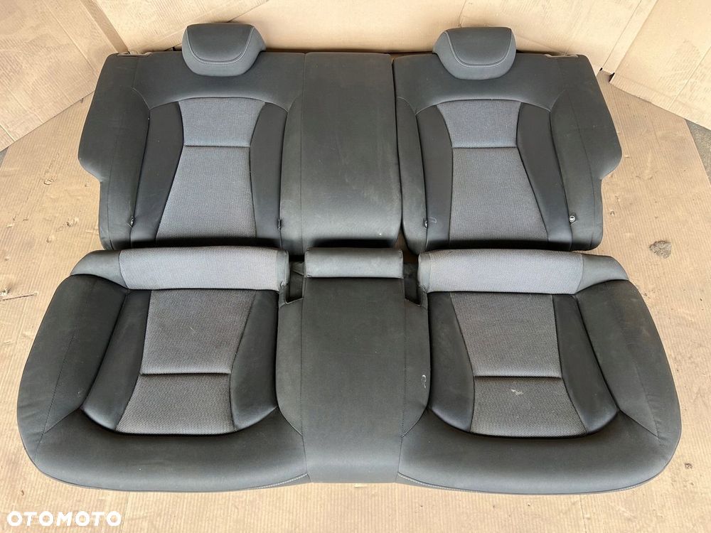 AUDI A1 8X KANAPA SIEDZENIE TYŁ TYLNA - 1