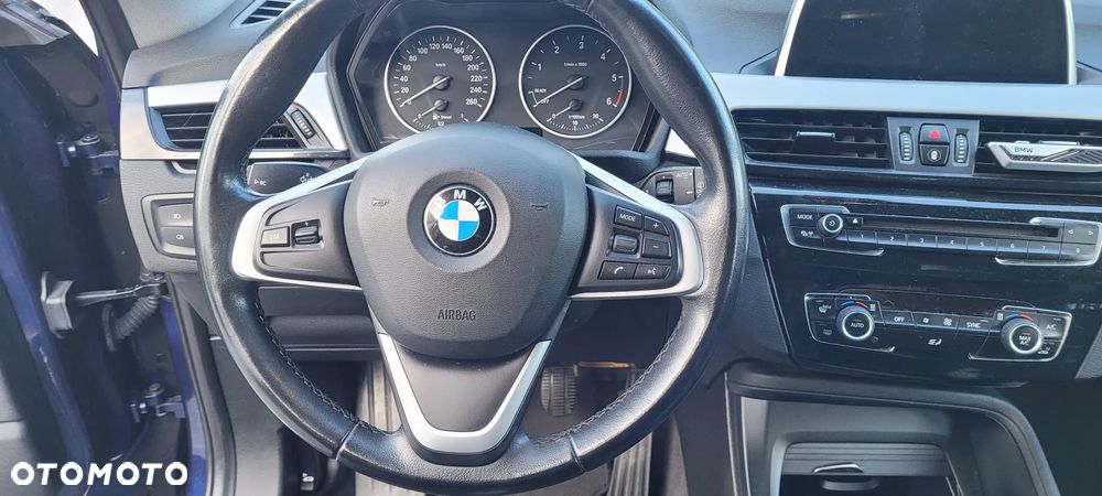 BMW X1 sDrive18d xLine - 22