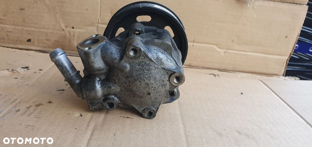 Pompa wspomagania kierownicy Audi A4 B8 2.0 TDI 8K0145154B - 4