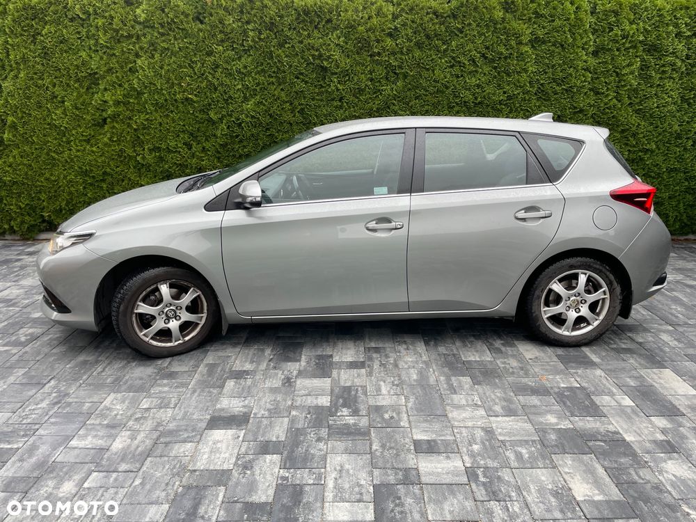 Toyota Auris 1.6 Premium - 1