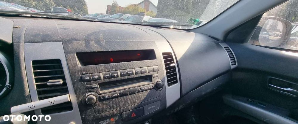 Mitsubishi Outlander - 14