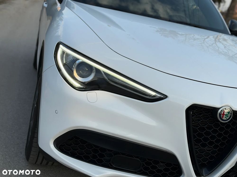 Alfa Romeo Stelvio 2.0 Turbo B-Tech Edition Q4 - 39