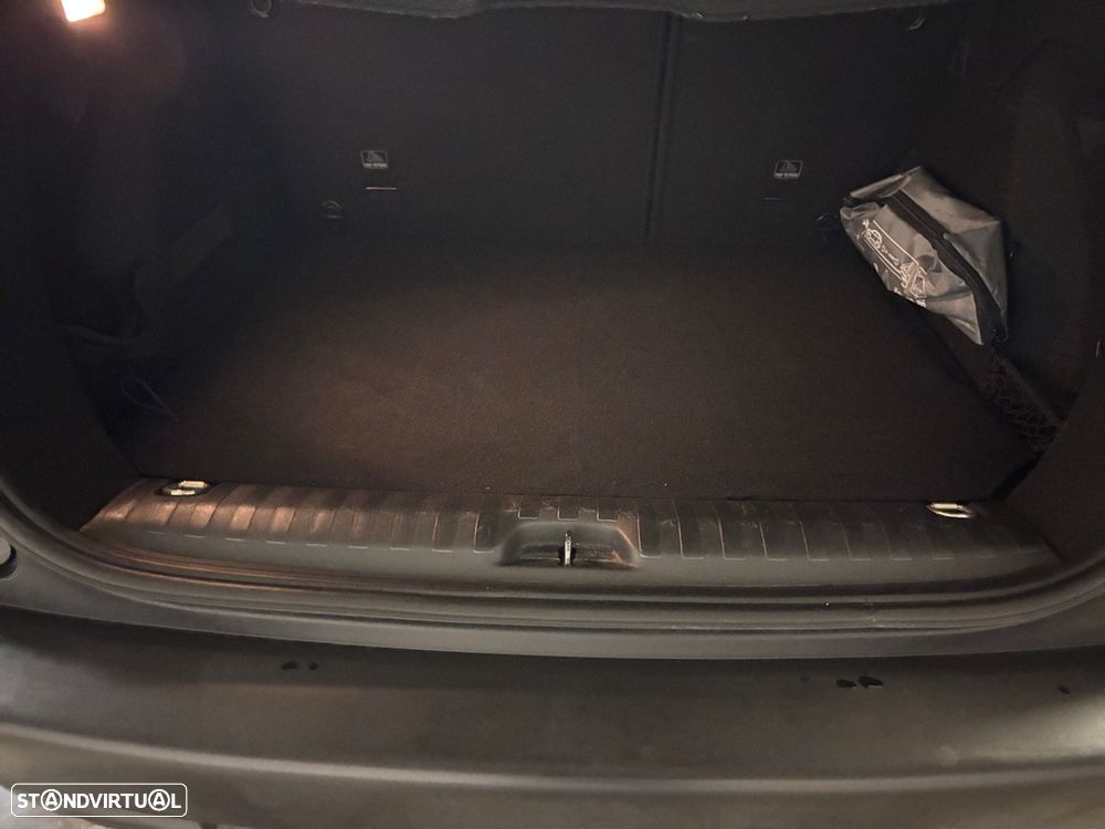 Peugeot 2008 1.5 BlueHDi Signature - 19