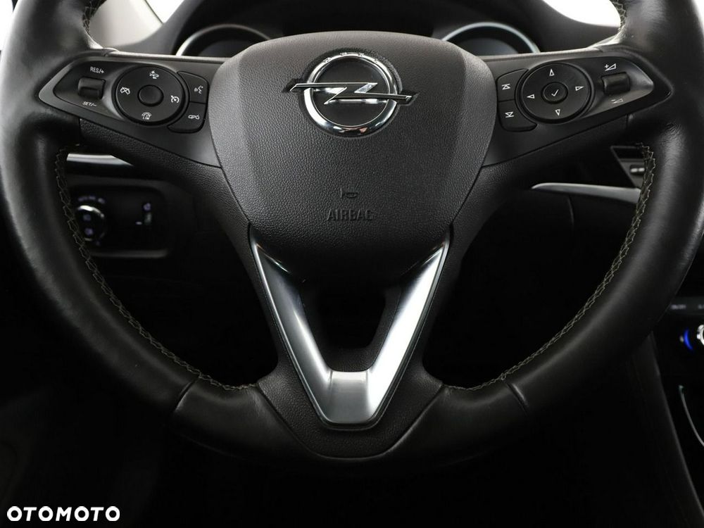 Opel Astra 1.4 Turbo Innovation - 22
