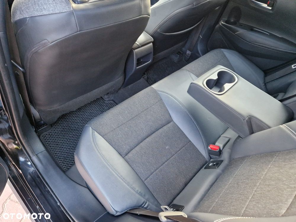 Toyota Corolla 2.0 Hybrid Executive - 10