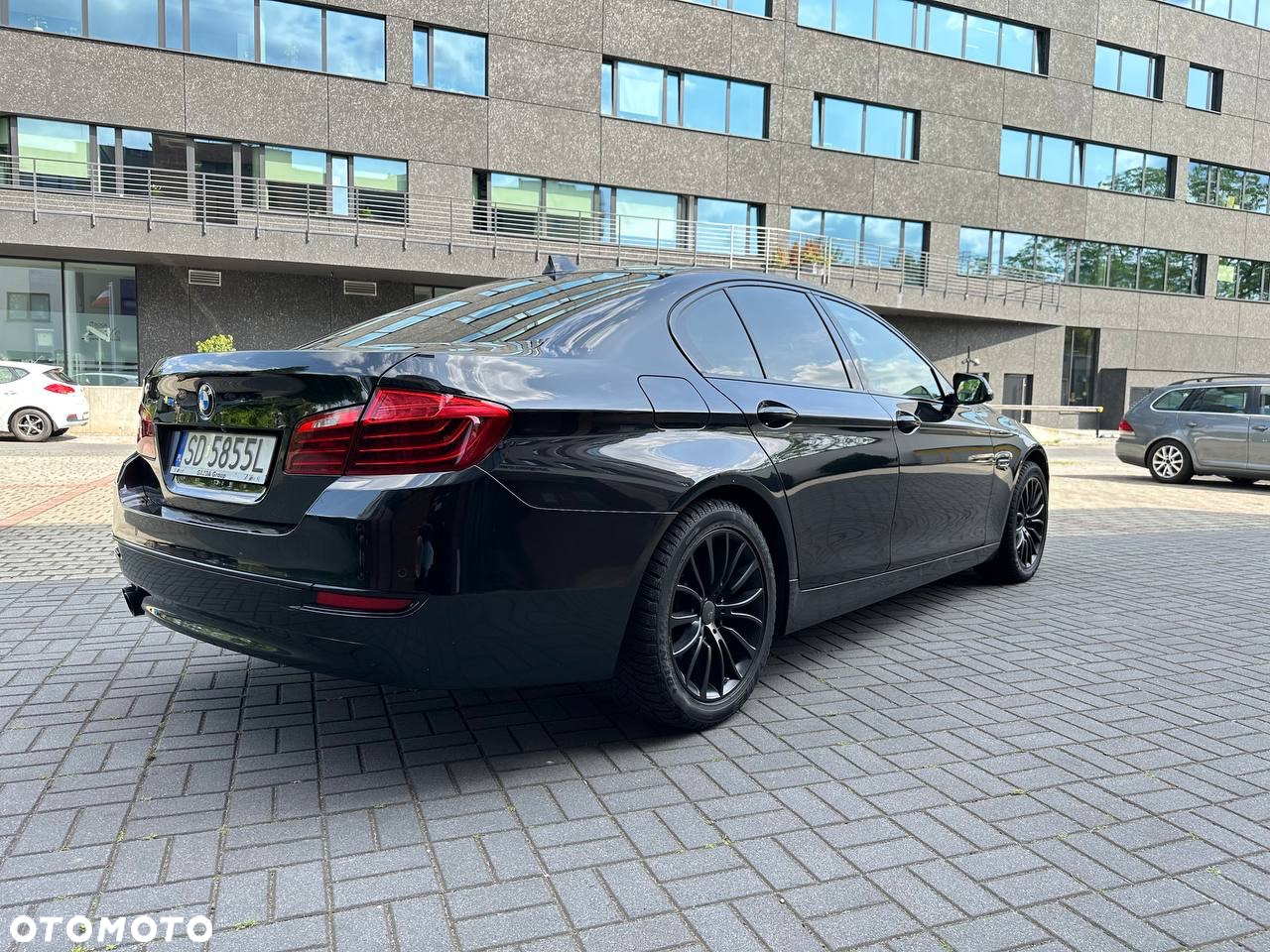BMW Seria 5 528i xDrive Luxury Line - 14