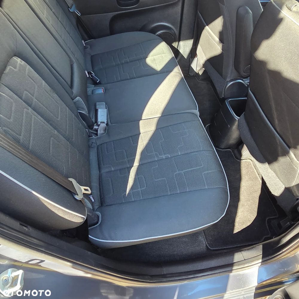 Kia Venga 1.6 CVVT Automatik Vision - 9