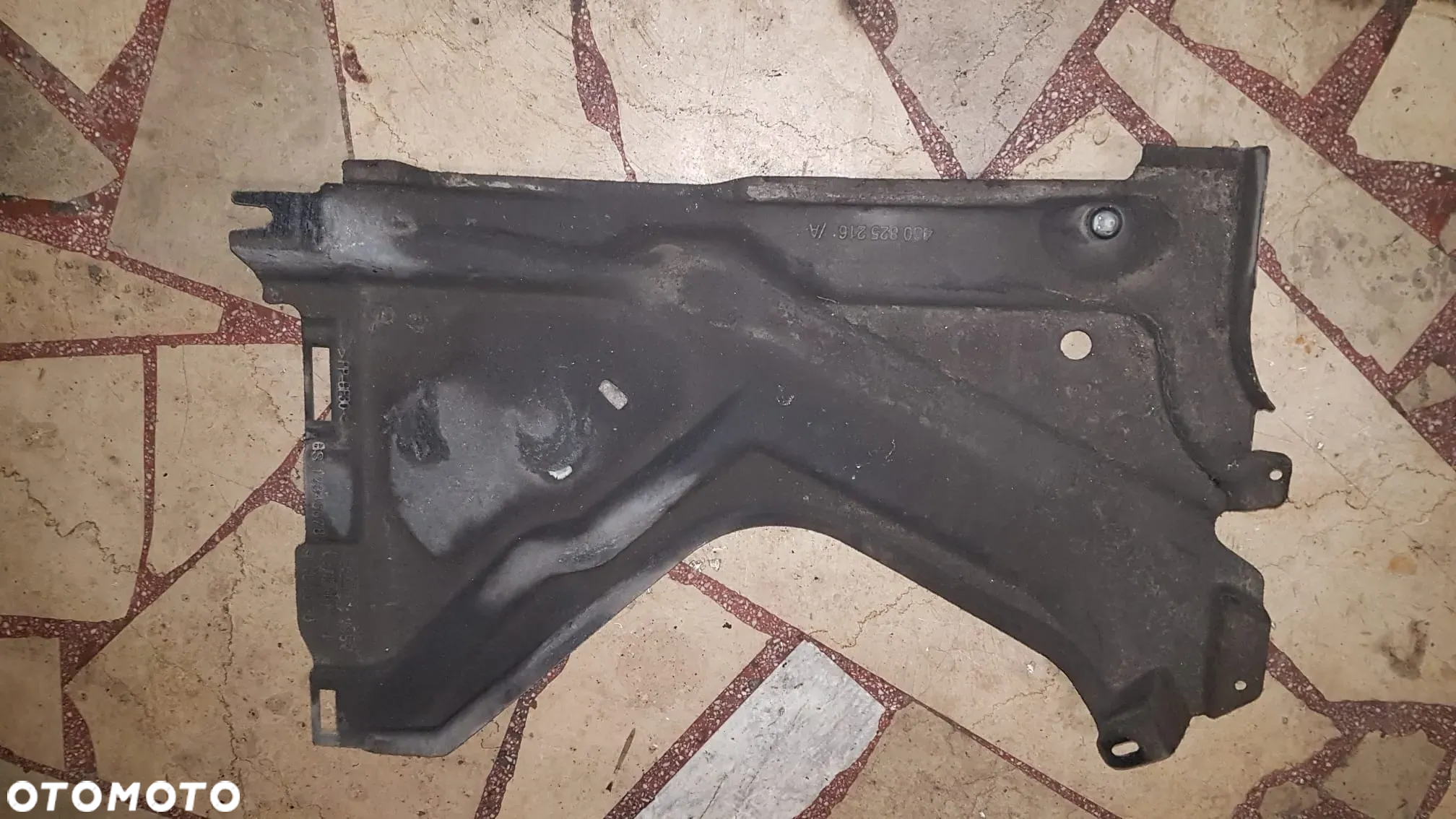 OSŁONA PODWOZIA PRAWY TYŁ 4G0825216 A AUDI A6 C7 - 2