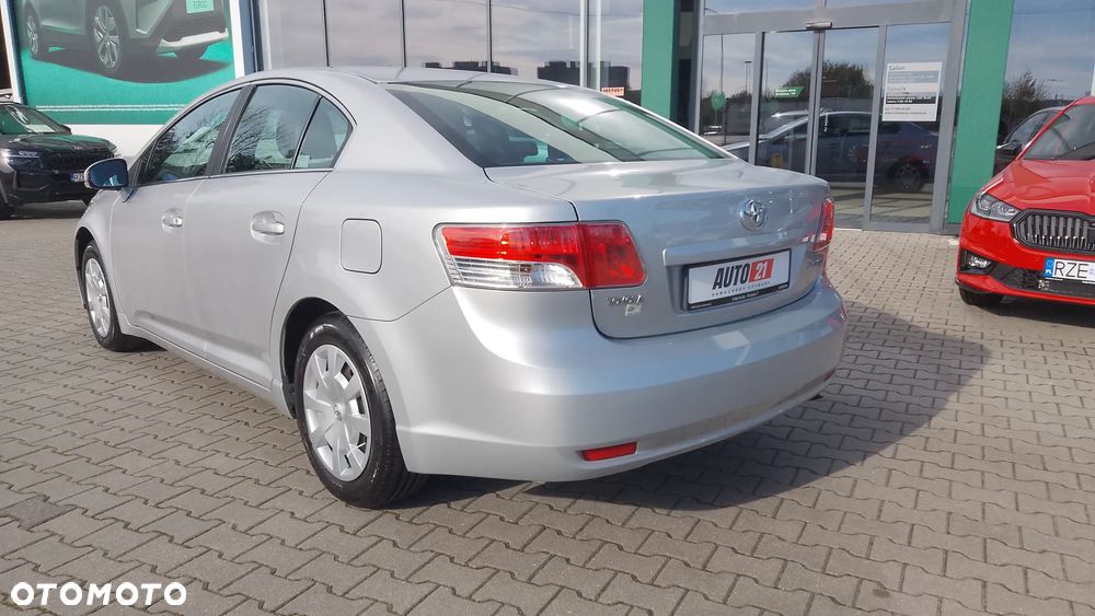 Toyota Avensis 1.8 Luna - 8
