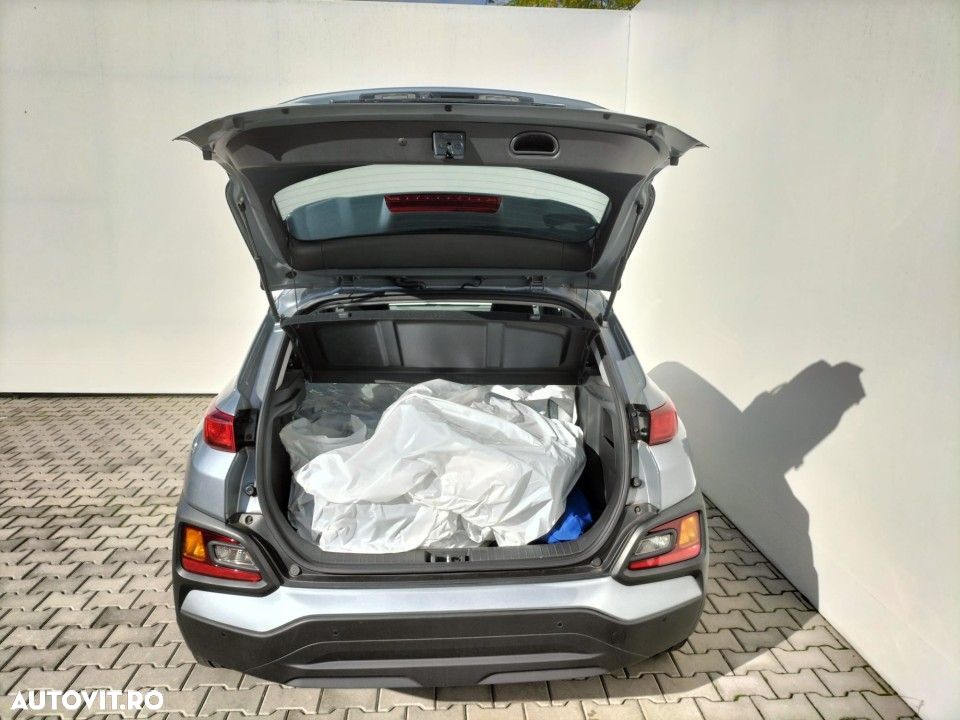 Hyundai KONA - 10
