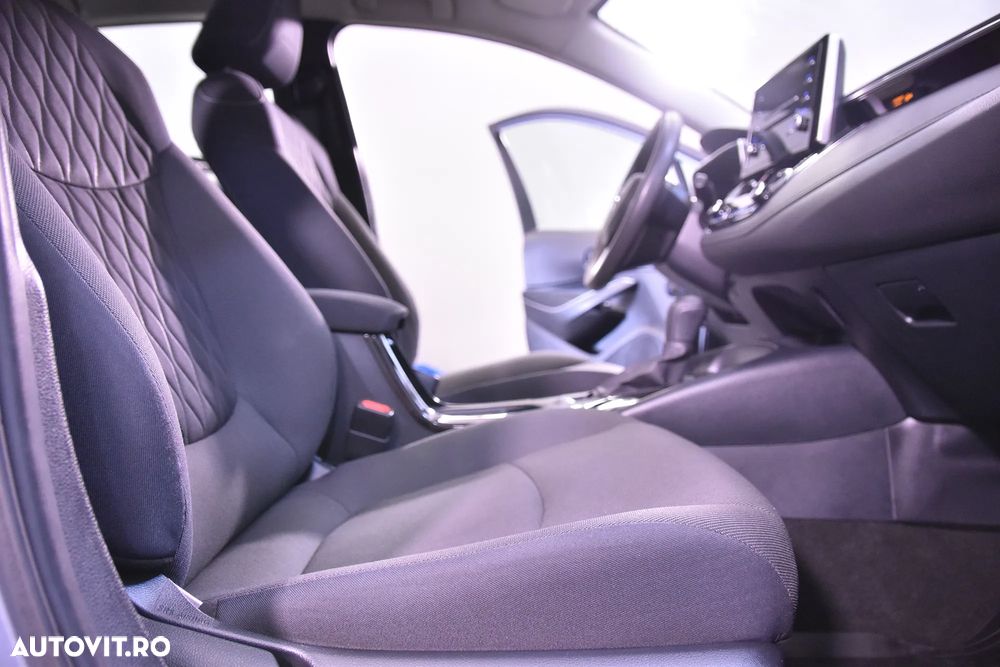 Toyota Corolla 1.8 HSD Business - 11