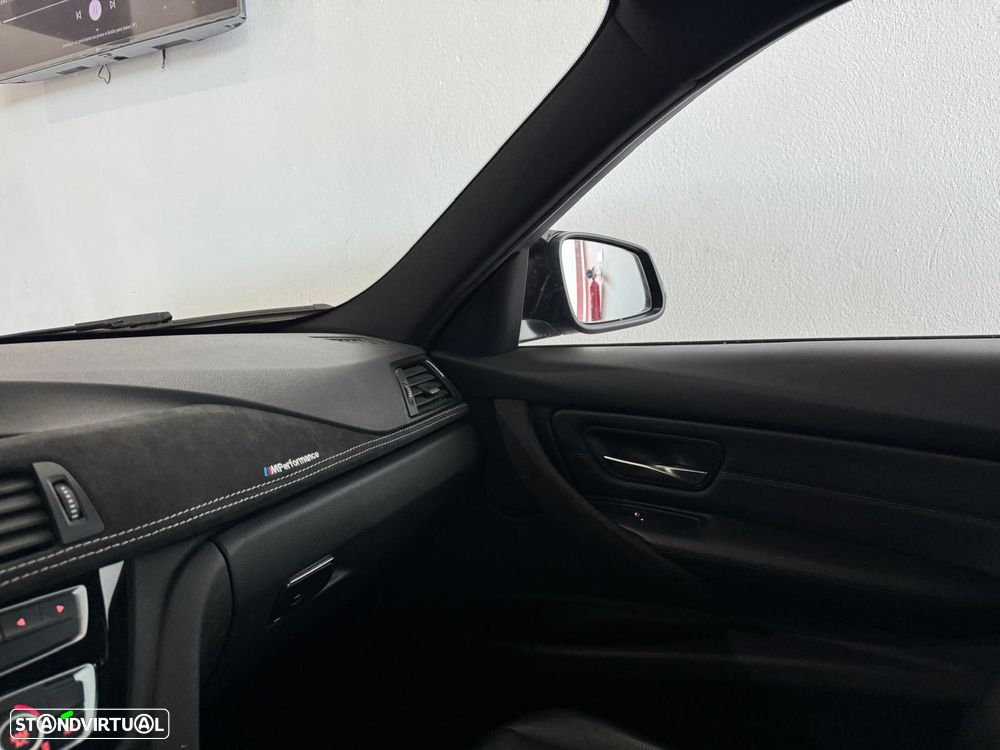 BMW 330 e iPerformance Pack M - 20
