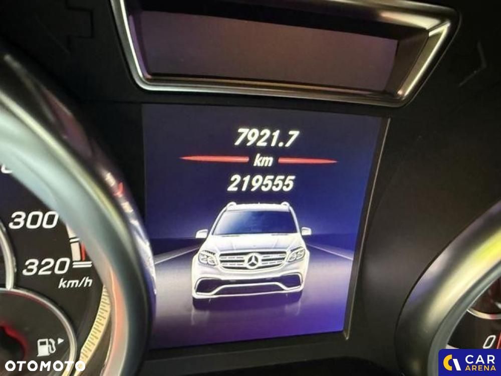 Mercedes-Benz GLS - 12