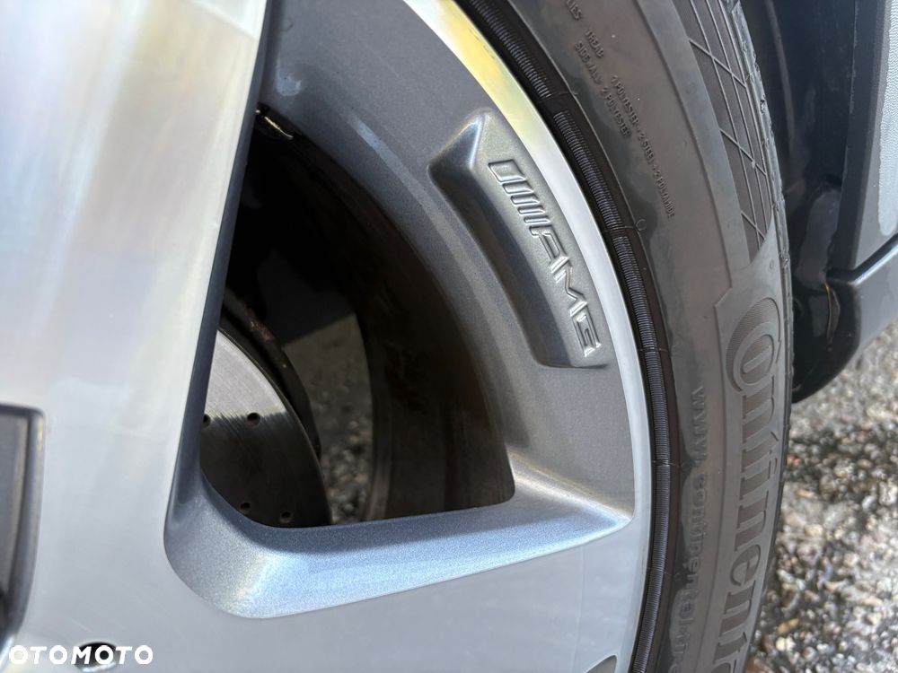 Mercedes-Benz GLA 180 7G-DCT AMG Line - 12