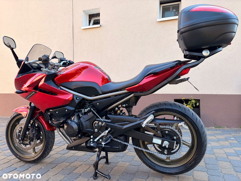 Yamaha XJ - 6