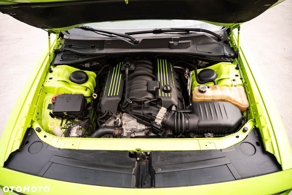 Dodge Challenger - 28